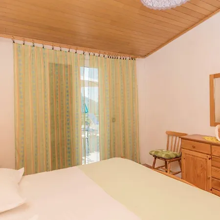 Horizonte With Jacuzzi Holiday home